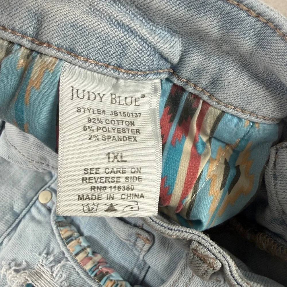 Judy‎ Blue Distressed Aztec Jean Shorts Womens 1XL Light Wash Denim Western Boho